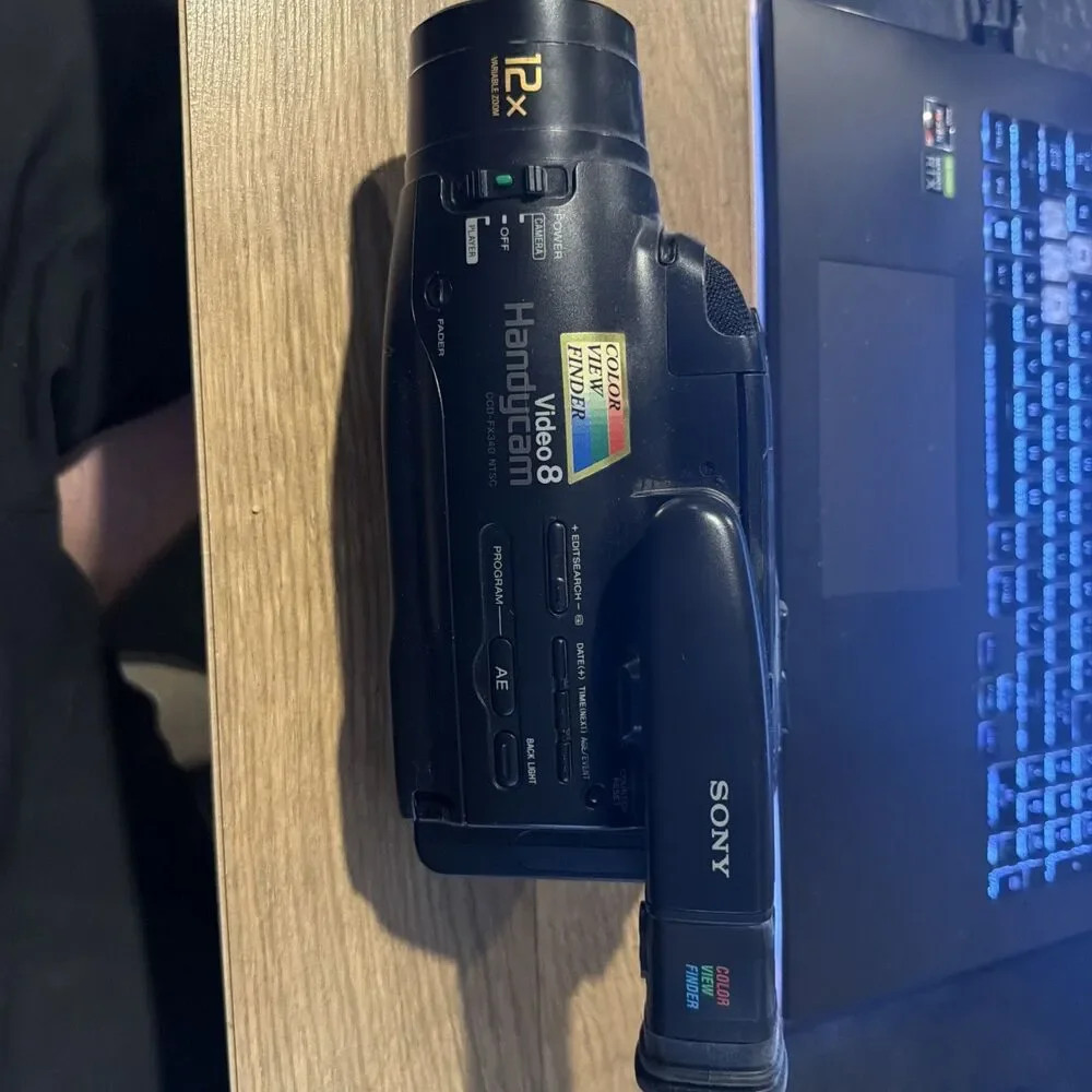 Sony Handycam Video8 Camcorder Lot - CCD-FX340 With Case
